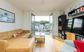 Cosy 2 Bed Flat In Central Bristol On River Avon